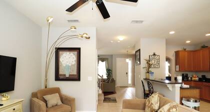 Villa Paradiso located in the Trafalgar Village Resort 6 bedrooms poo/spa