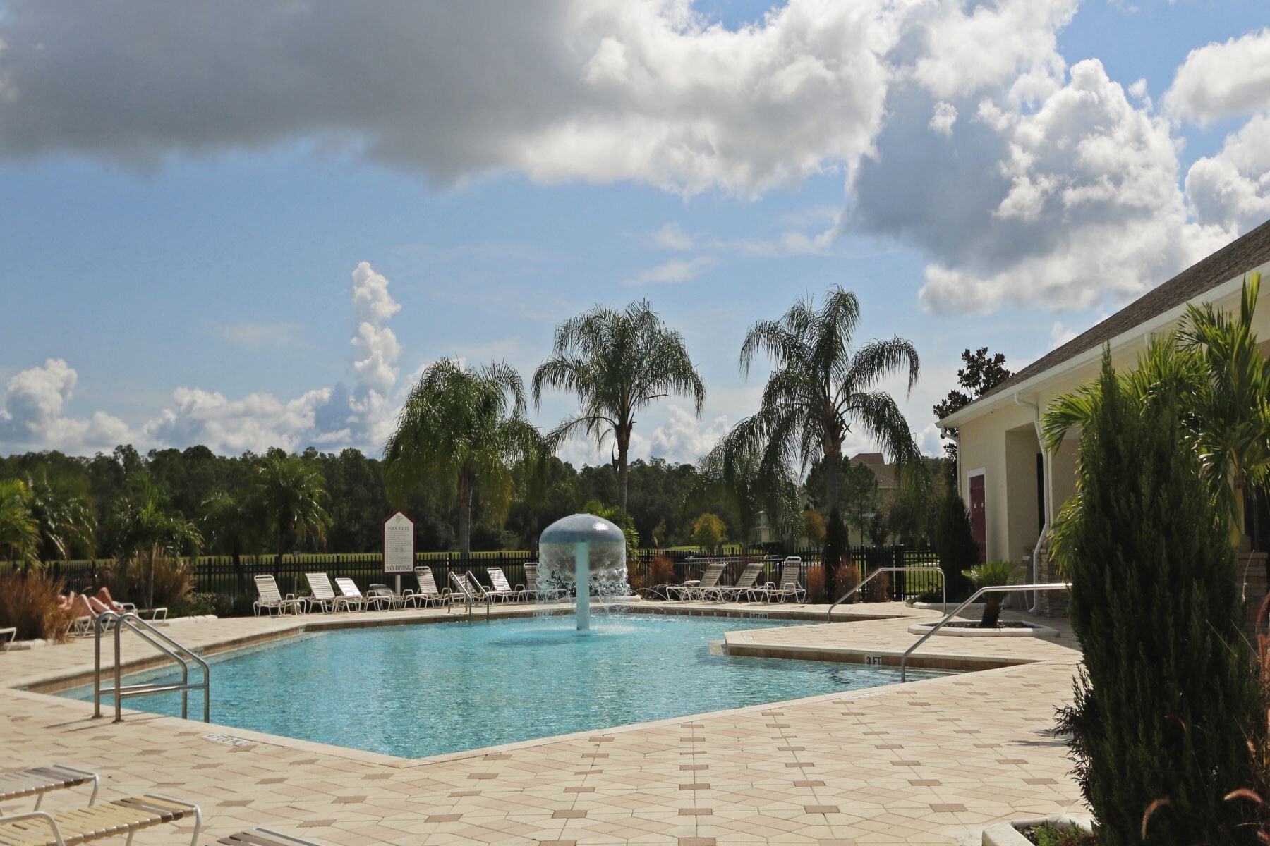 Villa Paradiso located in the  Trafalgar  Village Resort 6 bedrooms poo/spa