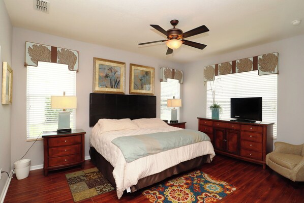 6 bedrooms, iron/ironing board, WiFi, bed sheets