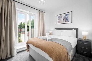 2 bedrooms, iron/ironing board, free WiFi, bed sheets