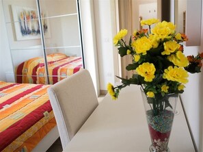 2 bedrooms, desk, free WiFi - Apartment in the beautiful park of Portoselvaggio (nardo')