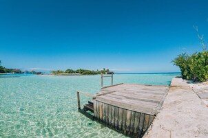 海滩班车、沙滩椅、沙滩毛巾