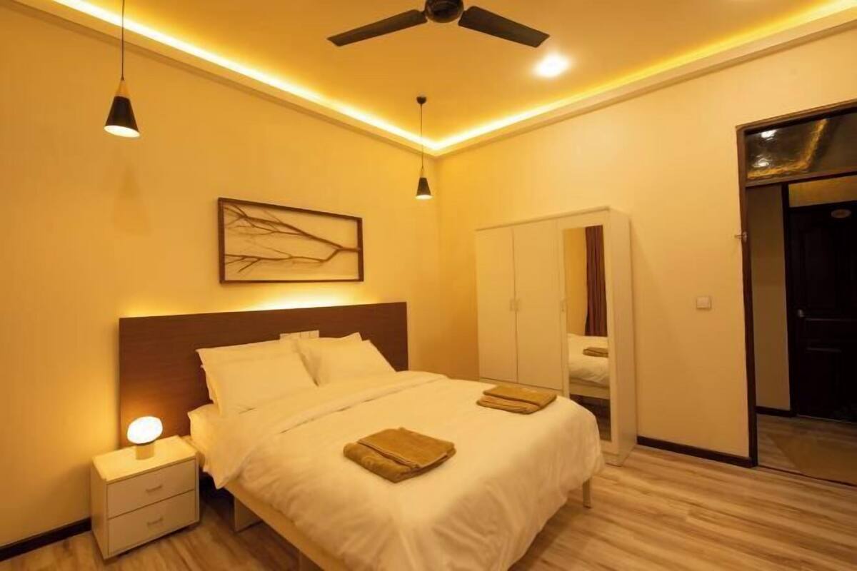 1 bedroom, minibar, desk, laptop workspace