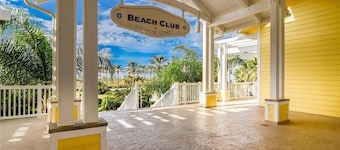 Almost Heaven-Top Floor - Ocean Front Views - 3BD/2BA. Sleeps 9