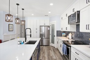 Fridge, microwave, oven, stovetop - Almost Heaven-Top Floor - Ocean Front Views - Dream Kitchen (Galveston)