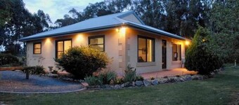 Serena Cottages Beechworth - Your Country Getaway - 1