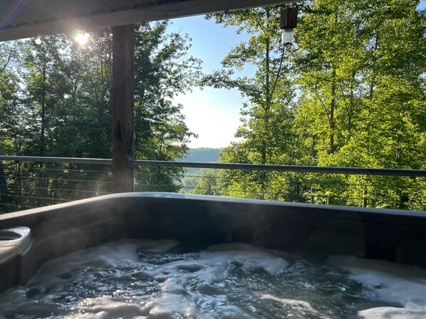 Outdoor spa tub