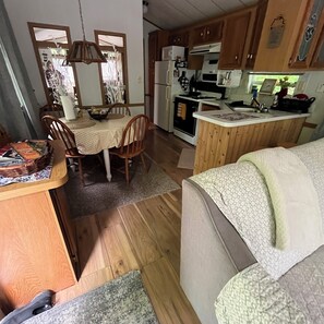 Interior - Creekside cabin with hot tub (Robbinsville)