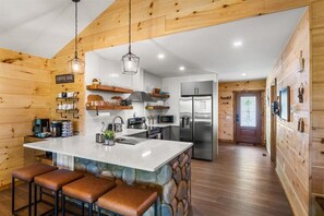 Fridge, microwave, oven, stovetop - Hot Tub, Arcade, Legotable, Bunkbed!  (Gatlinburg)