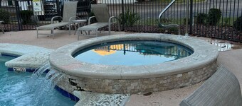 Beach Bliss in Gulfport MS Huge 1 Bd/1 BA Steps from the Beach