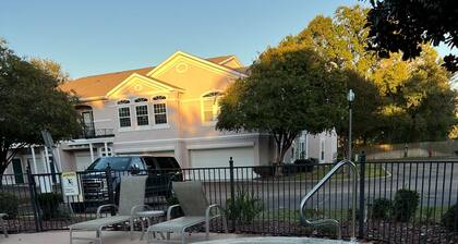 Beach Bliss in Gulfport MS Huge 1 Bd/1 BA Steps from the Beach