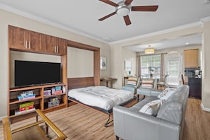 3 bedrooms, iron/ironing board, free WiFi, bed sheets