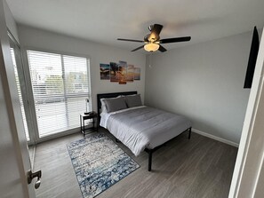 2 bedrooms, in-room safe, desk, iron/ironing board - Spacious 2 bed 2 bath one block from the Bay! ! ! (San Diego)