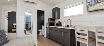 Cass-N-Reel Luxury Houseboat