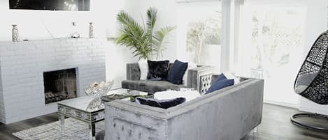 Smart TV, fireplace, ping pong, printers