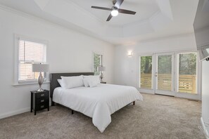 6 bedrooms, iron/ironing board, WiFi, bed sheets