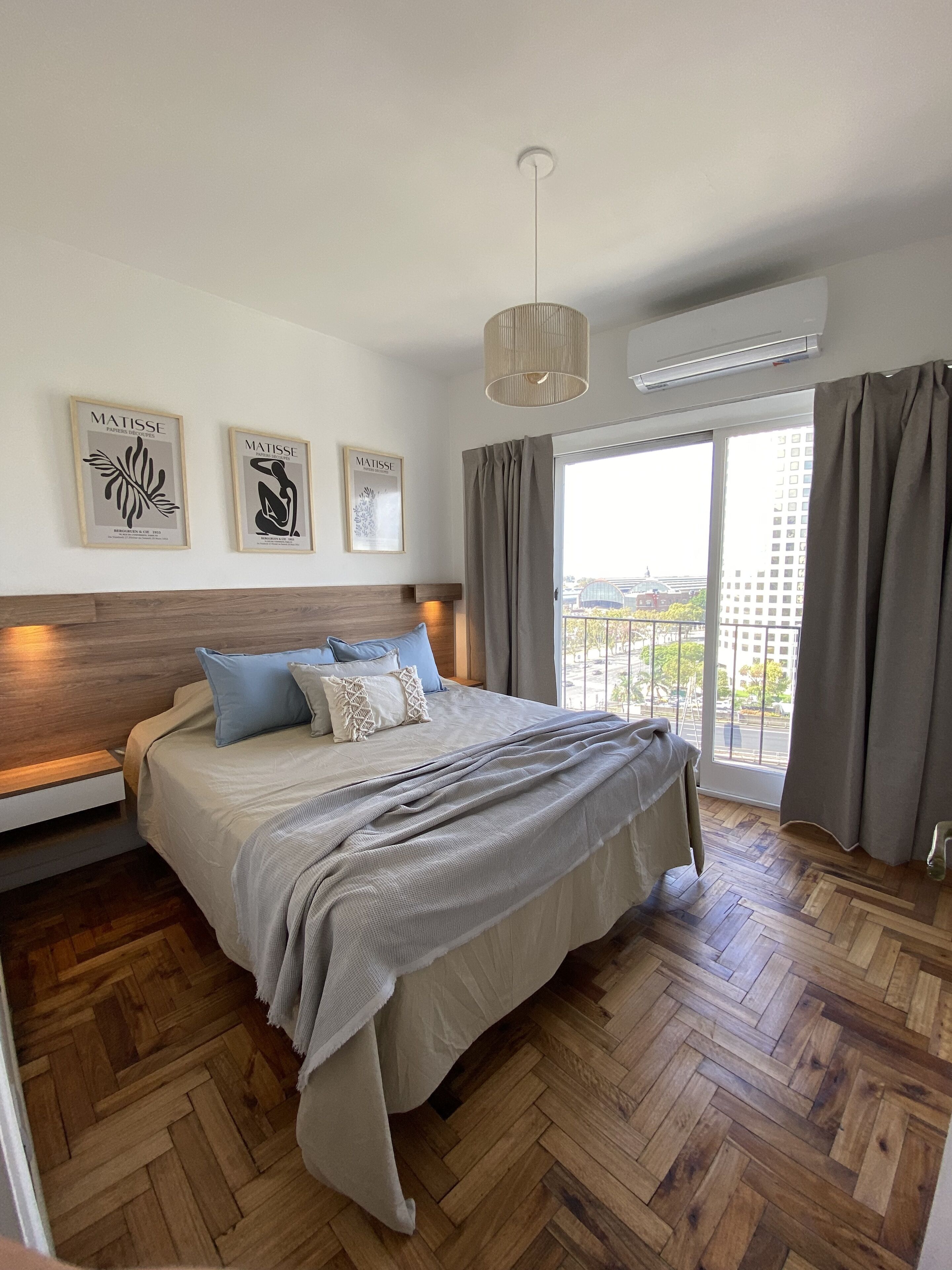 2 bedrooms, bed sheets