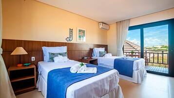 Deluxe-huvila, 3 makuuhuonetta, yksityinen uima-allas, näköala uima-altaalle | 3 makuuhuonetta, pillowtop-patjalliset sängyt, minibaari