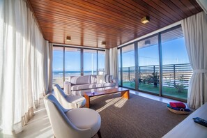 Villa Luxury, 3 camere da letto, piscina privata, vista spiaggia | Materassi a doppio strato, minibar, una cassaforte in camera