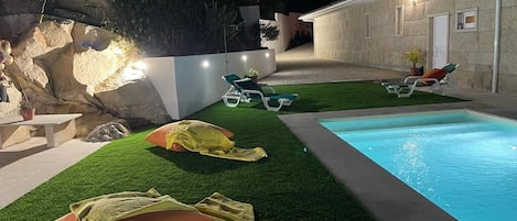 Utomhuspool