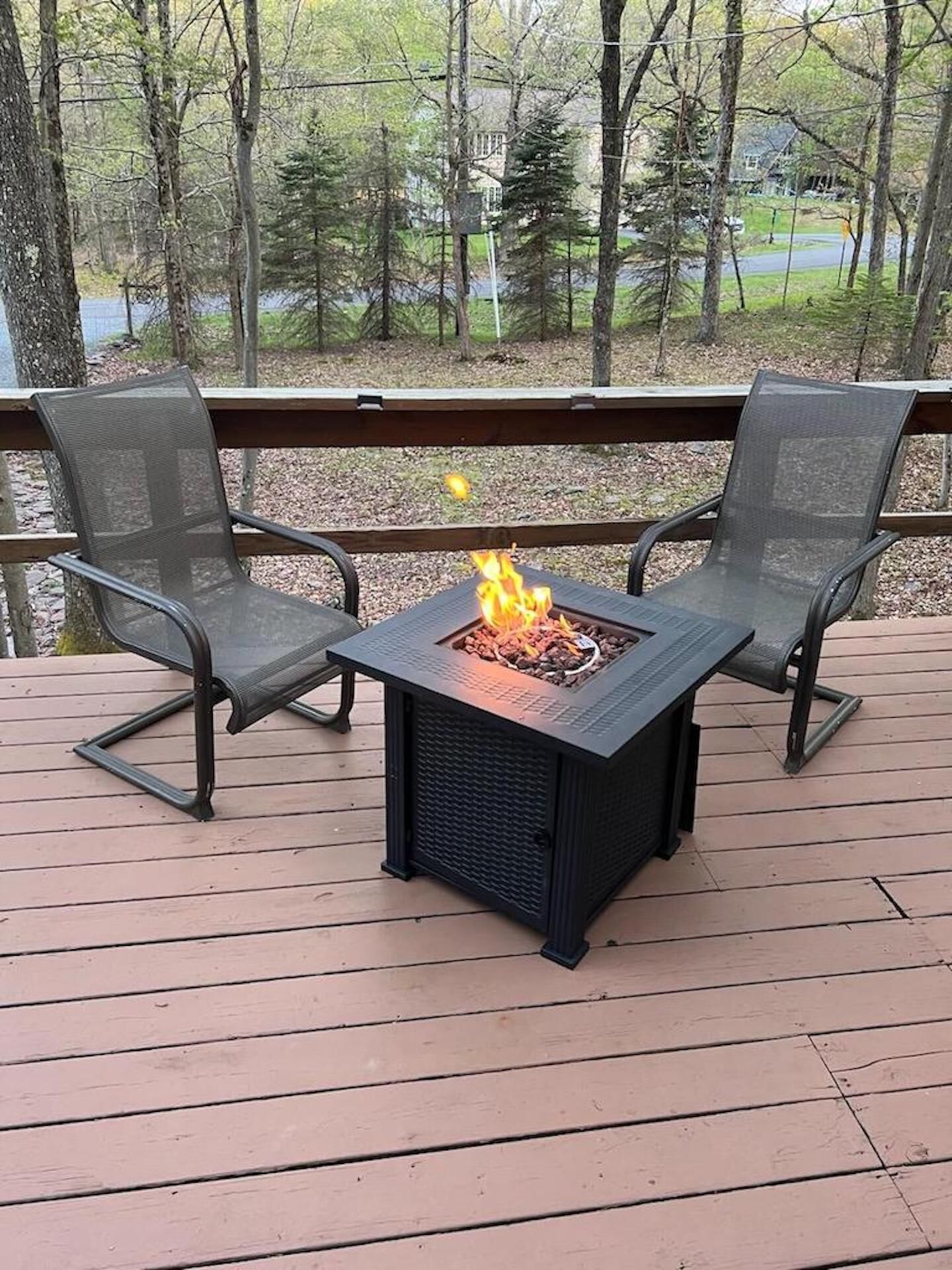 Welcoming cozy Chalet with stone gas fireplace,  fire pit on front deck