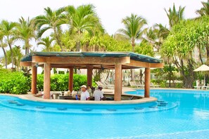 Outdoor pool, a heated pool - Apartment with an Incredible Terrace in Acapulco Diamante (Acapulco de Juárez)