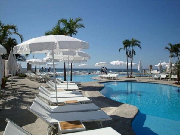 Outdoor pool, a heated pool