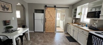 The Backwaters Cottage - Farmhouse 130 North St Fountain City, WI