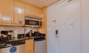 Private kitchen - Elara Hilton Grand Vacations Luxury Suite (Las Vegas)