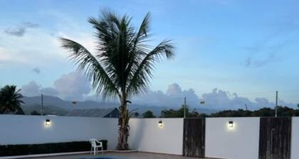 Deluxe 3BD gated Apt near Colegio Iberia with pool