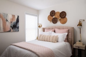 4 bedrooms, iron/ironing board, travel crib, free WiFi
