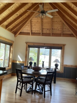 تناول الطعام