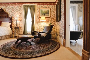 Premium Suite, 1 Queen Bed, Non Smoking, Partial Sea View | 1 bedroom, Egyptian cotton sheets, premium bedding, memory foam beds