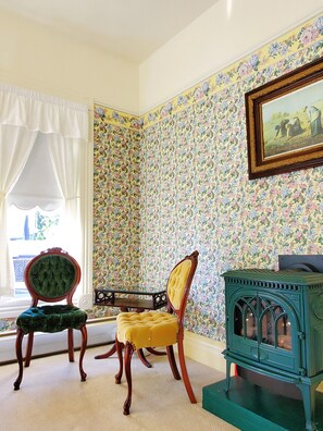 Premium Suite, 1 Queen Bed, Non Smoking, Garden View | 1 bedroom, Egyptian cotton sheets, premium bedding, memory foam beds