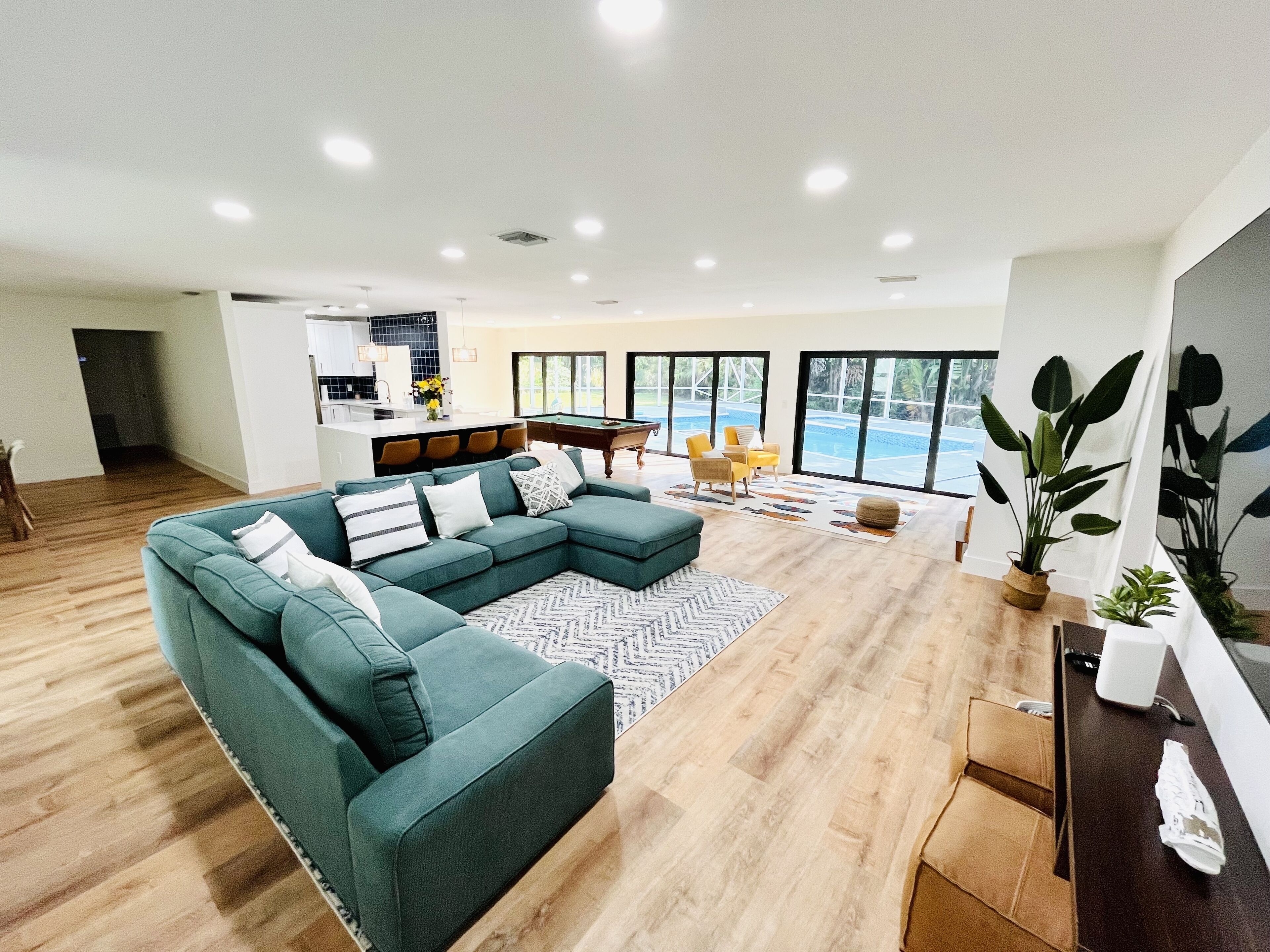 Dazzling New Full Remodel! Heated Pool, 4 miles to Downtown Delray and the beach