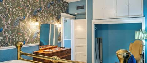 2 多间卧室、熨斗/熨衣板、WiFi、床单