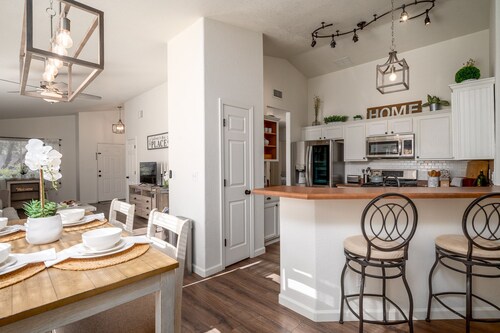 Wonderful Vacation Home - Trails, Golf & Dining