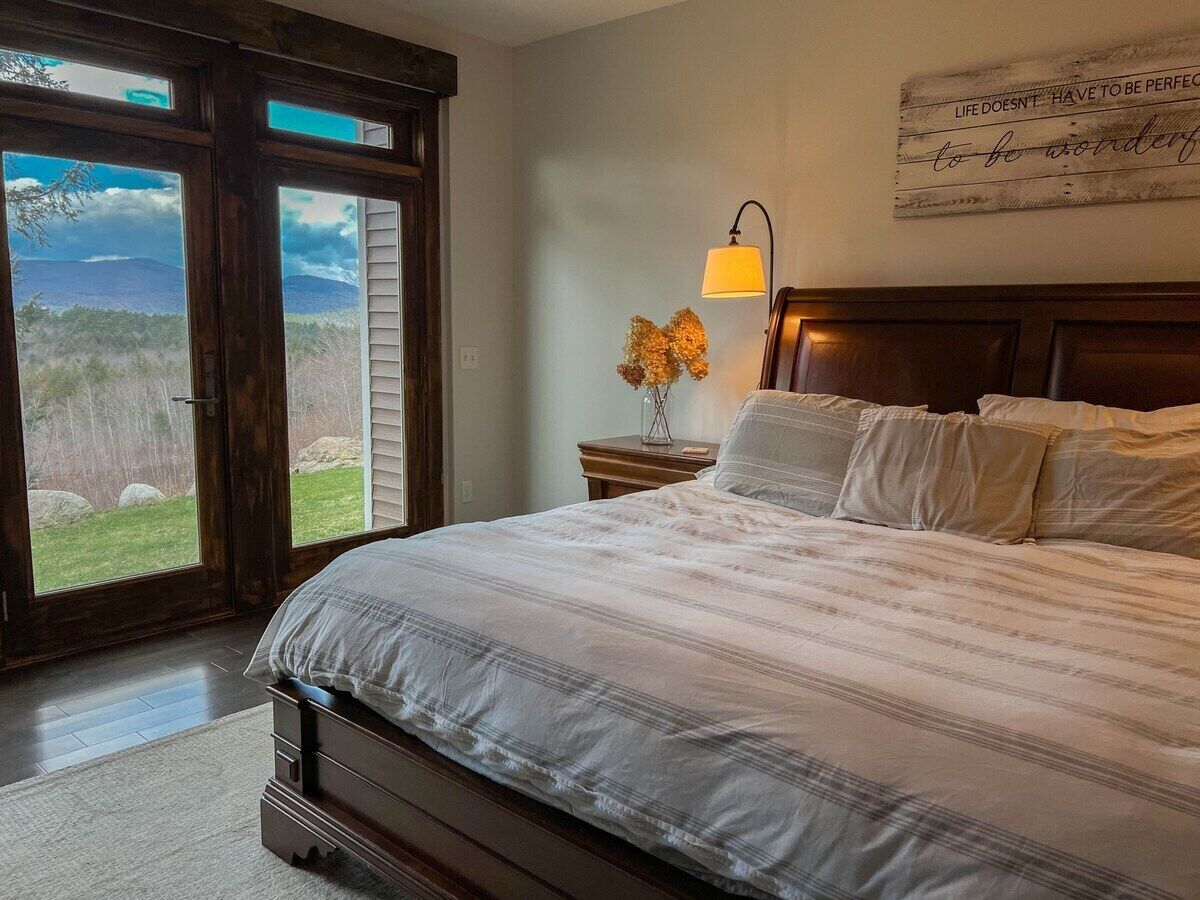 4 bedrooms, iron/ironing board, travel cot, free WiFi