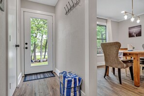 Interior - The Blue Nest is a lakefront property with dock and access to Lake Palestine. (Flint)