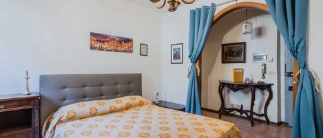 2 bedrooms, desk, iron/ironing board, Internet