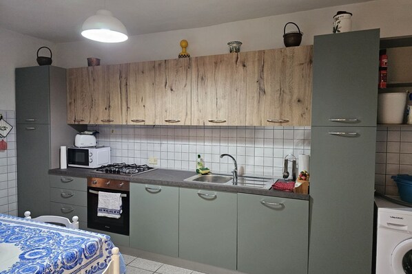 Fridge, microwave, stovetop, toaster