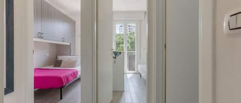 2 habitaciones, tabla de planchar con plancha y wifi
