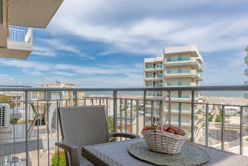 GuestHost - Lido degli Estensi Sea View Apartment
