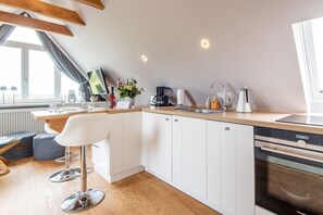 Køleskab, ovn, kogeplade, opvaskemaskine