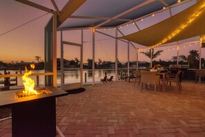 تناول الطعام بالخارج