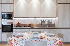 Fridge, oven, stovetop, dishwasher - Lumiere House. Sleeps 6 between the sea, the spa and the Tuscan countryside. (Lumiere)