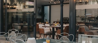 Hotel Diplomat