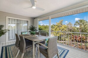 Outdoor dining - Thrill of the Chase: Canal, Dock, Pool, Spa (Anna Maria)