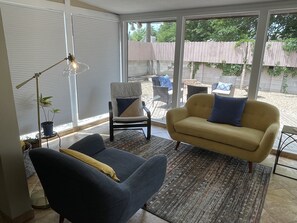 Smart TV, fireplace, DVD player, books