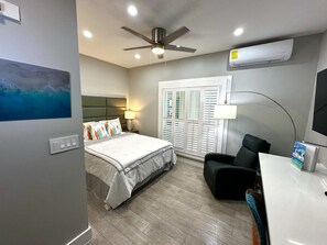 1 bedroom, iron/ironing board, WiFi, bed sheets - Modern Condo w/ resort amenities. Steps from Grace Bay Beach (Turtle Cove)